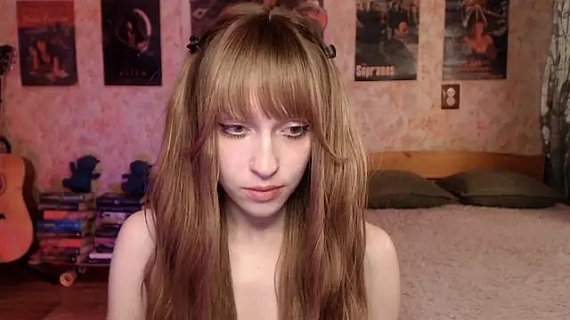 Friendly Ellie online show from May 26, 11:15 pm