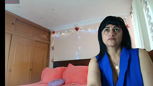 ISABEEL SOFIA01 online show from May 21, 3:43 pm