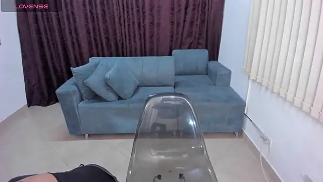 cintiagreyx online show from December 18, 11:48 am