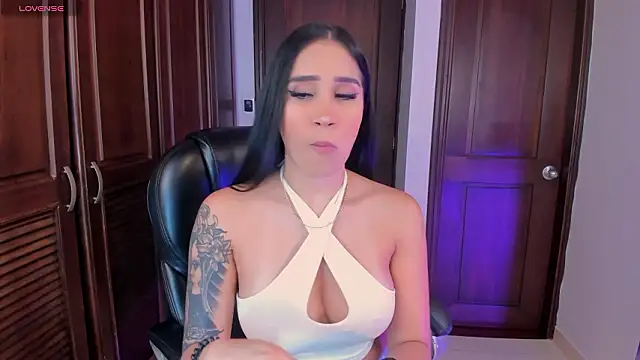 NickyLawson online show from March 18, 3:55 am