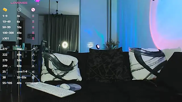 Snapshot of MichelleSwanX chatting on September 28, 6:24 pm MichelleSwanX online show from September 28, 6:24 pm