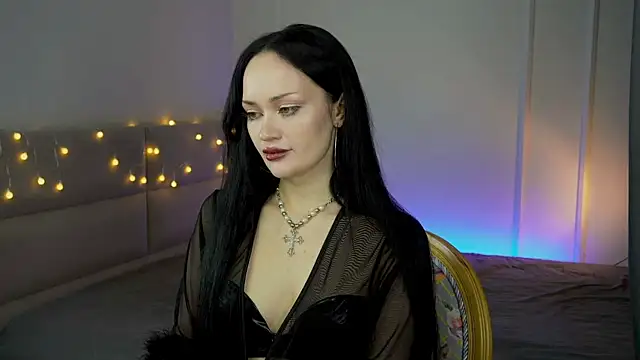 QueenAliss online show from May 23, 6:45 am