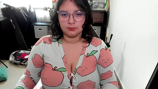 aika-dreams online show from November 18, 1:01 pm