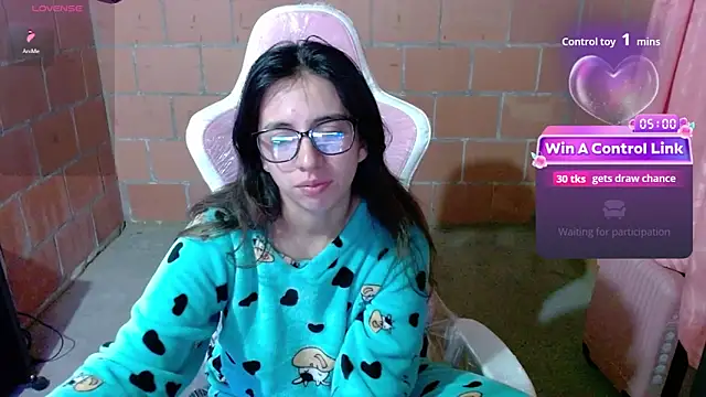 Maggie Fox3 online show from May 17, 3:49 am