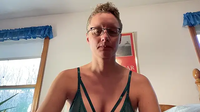 LeahWilde online show from April 4, 9:57 pm