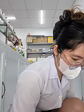 HinaLovely online show from May 14, 3:34 am