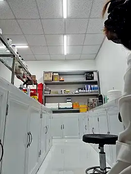 HinaLovely online show from February 14, 9:44 am