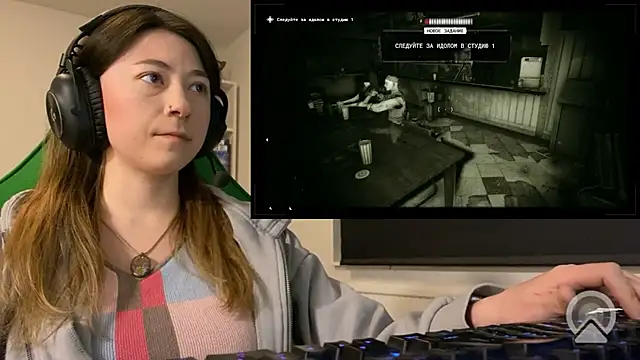 chibi moon  online show from March 27, 8:09 pm