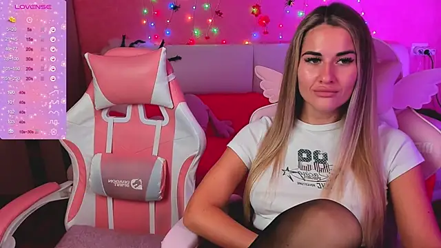 ivannatompsonnn online show from October 19, 6:15 am