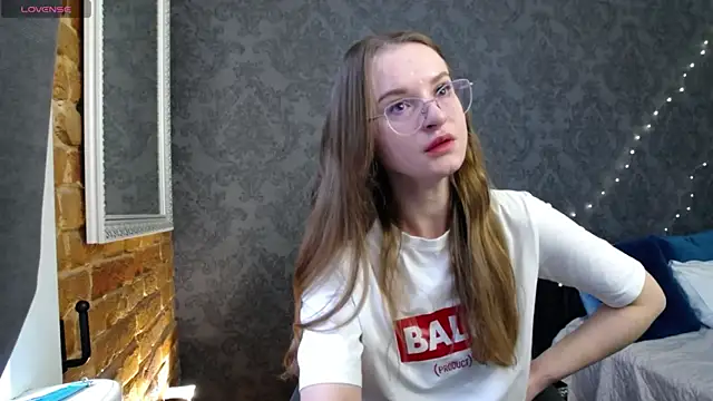 KateJonson online show from April 8, 7:21 am