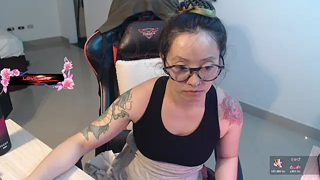 pink-2022 online show from June 10, 8:40 pm
