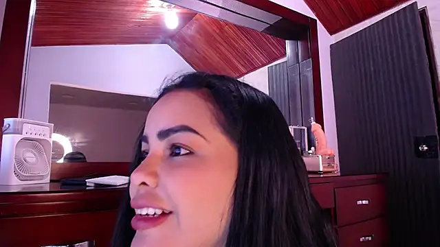 Snapshot of S_Mia chatting on September 23, 2:10 am S Mia online show from September 23, 2:10 am