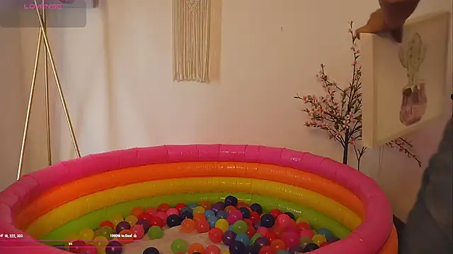 bunnycuteshy online show from October 6, 2:23 pm