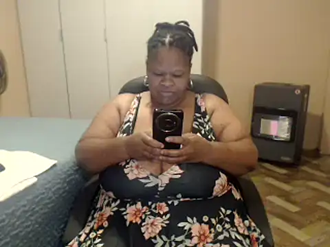 sweetnoziexx online show from May 7, 6:17 am