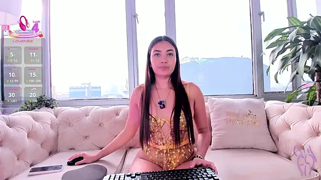 aisha es online show from March 25, 9:39 pm