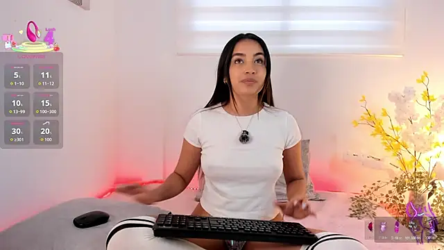 aisha es online show from April 10, 7:42 pm