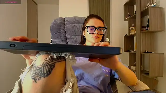 Arya starrk online show from November 4, 2:22 pm