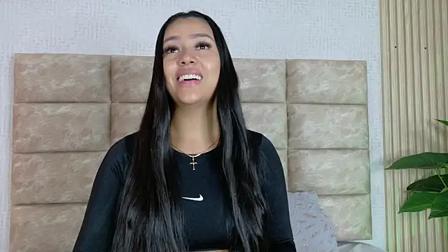 CameronCollins  online show from March 20, 7:41 pm