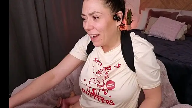Ellie-L-Elizabeth online show from May 4, 4:16 am