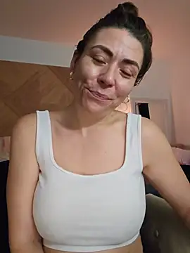 Ellie-L-Elizabeth online show from May 25, 3:27 am