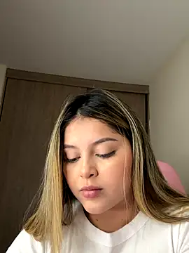 Snapshot of lunablossom_ chatting on September 26, 12:52 am lunablossom online show from September 26, 12:52 am