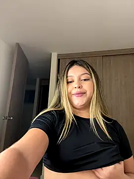 Snapshot of lunablossom_ chatting on September 23, 11:03 pm lunablossom online show from September 23, 11:03 pm