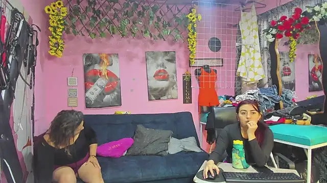 lesbiancuple online show from May 9, 1:24 pm