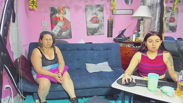 lesbiancuple online show from May 7, 11:58 am