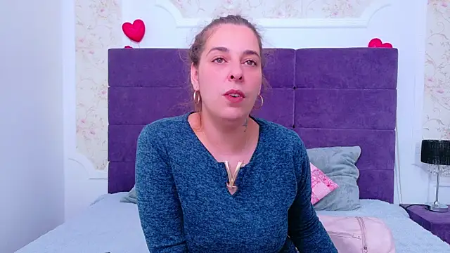 KarinaNoir online show from May 7, 4:17 am