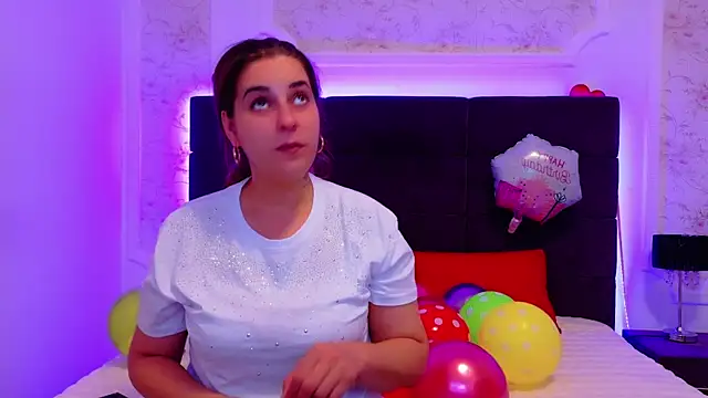 KarinaNoir online show from May 26, 3:50 am