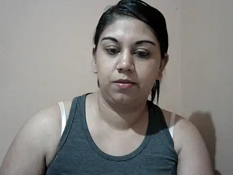 bellachow10 online show from May 16, 6:51 pm