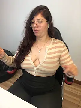 kayortiiz online show from May 22, 2:09 am