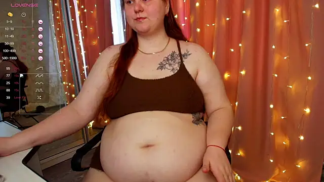Mia Bows online show from May 15, 10:45 pm