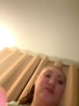 RosieDixx online show from October 8, 3:33 am