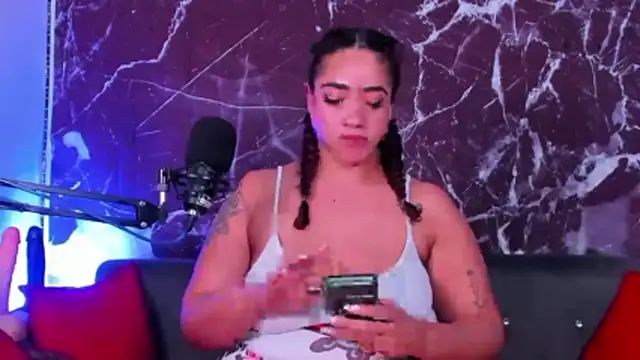 HannaMiillsxh online show from February 3, 2:44 pm