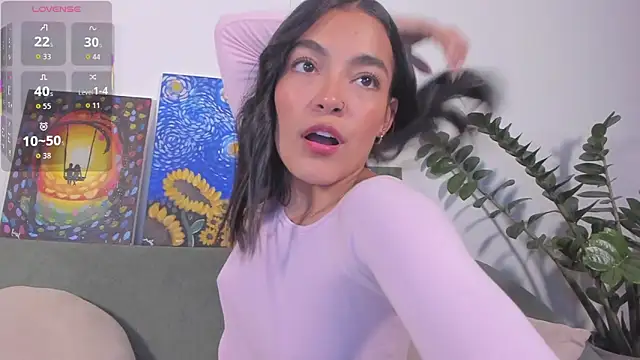 TIFFANYRUSSO online show from May 5, 4:48 am