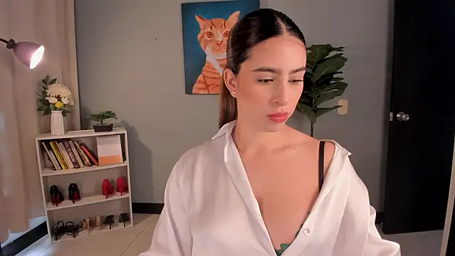 LiaPearce online show from April 6, 1:12 pm