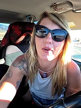 SheIsSomething online show from April 4, 1:15 am