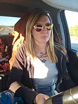 SheIsSomething online show from February 21, 12:22 am