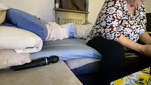 HotBiPaar online show from September 16, 9:12 pm