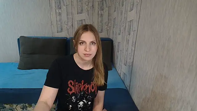 Pilly green  online show from May 10, 8:05 am