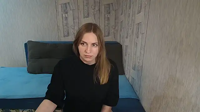 Pilly green  online show from March 1, 12:16 pm