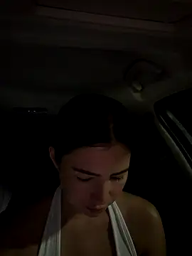 clairewntr online show from October 16, 9:39 pm