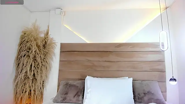 ValerieDiaz  online show from September 15, 12:13 pm