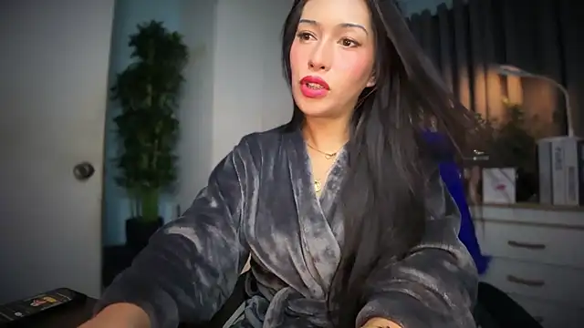 Jasmine Elcock online show from June 18, 8:47 pm