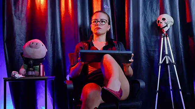 MistressSlut1 online show from May 4, 11:25 am