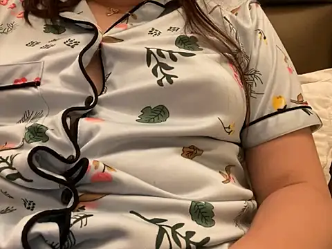 Snapshot of Sweet__queen2 chatting on September 24, 6:18 pm Sweet queen2 online show from September 24, 6:18 pm