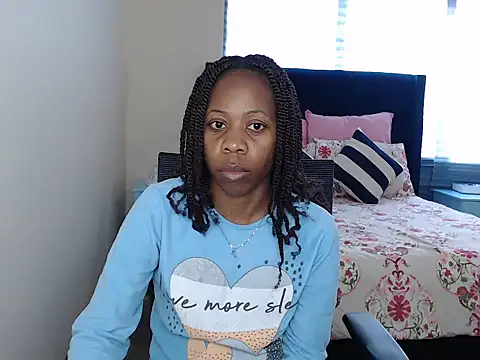 QUEENMANDYY online show from May 21, 6:33 am