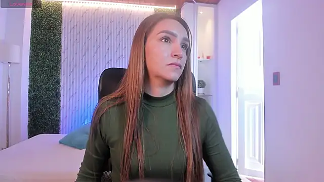 miataylorr1 online show from October 15, 2:08 pm