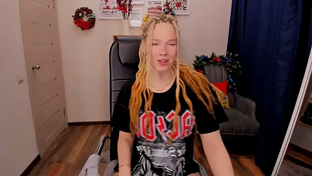  fiona Love online show from January 12, 8:36 pm